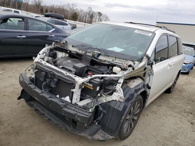 2018 Toyota Sienna XLE