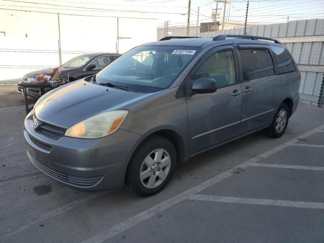 2005 Toyota Sienna CE