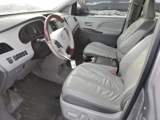 2013 Toyota Sienna XLE