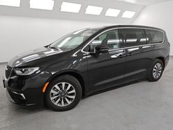 2023 Chrysler Pacifica Hybrid Touring L en venta en Van Nuys, CA