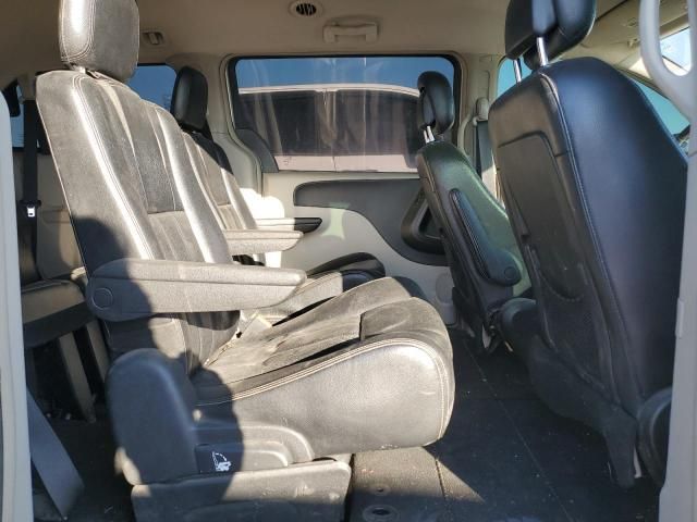 2013 Chrysler Town & Country Touring