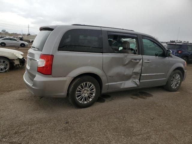 2013 Chrysler Town & Country Touring L