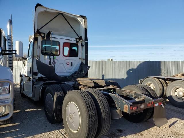 2019 Freightliner Cascadia 126