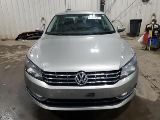 2012 Volkswagen Passat SEL