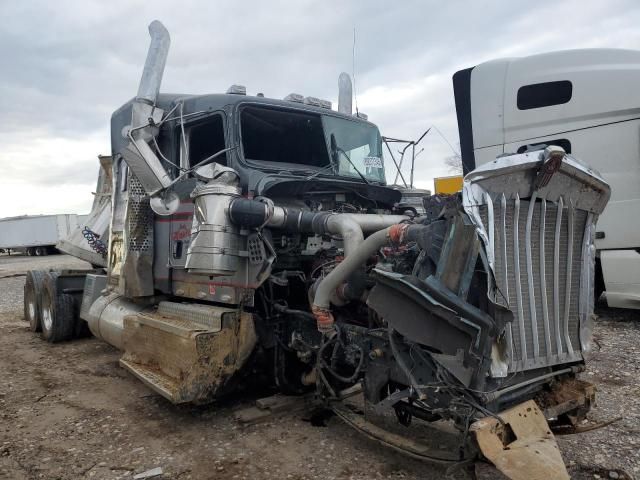 2015 Kenworth Construction W900