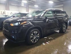 Salvage cars for sale at Elgin, IL auction: 2022 Toyota Highlander XLE