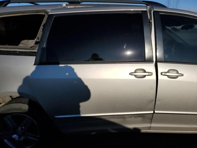 2005 Toyota Sienna XLE