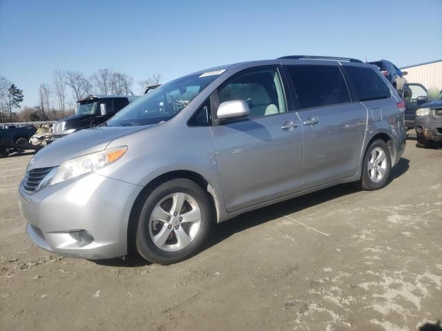 2013 Toyota Sienna LE