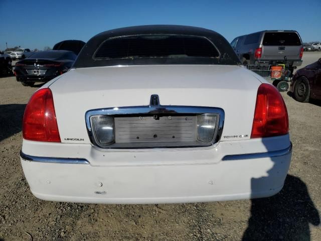 2004 Lincoln Town Car Executive