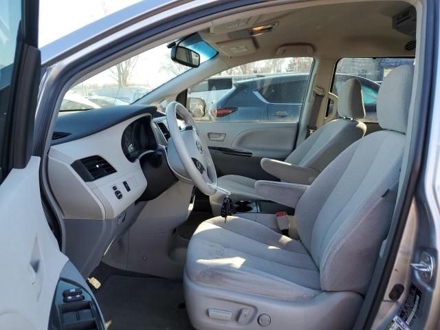 2013 Toyota Sienna LE