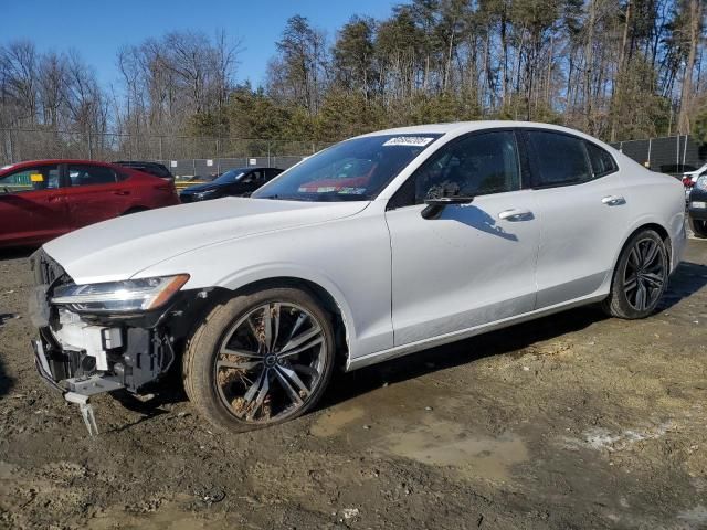 2019 Volvo S60 T6 R-Design