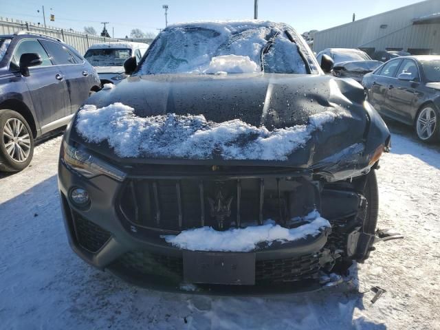 2022 Maserati Levante Modena