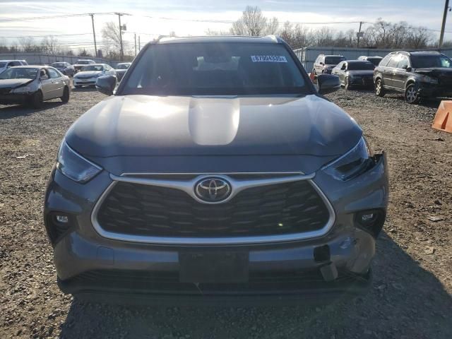 2022 Toyota Highlander XLE