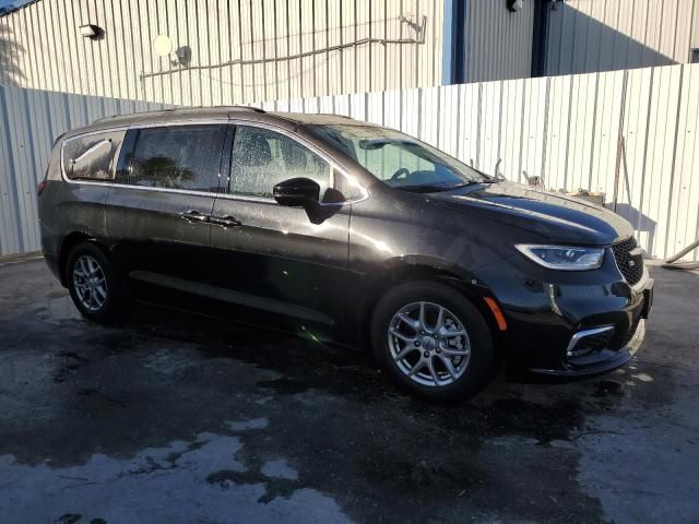 2022 Chrysler Pacifica Touring