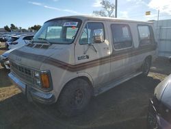 Carros dañados por inundaciones a la venta en subasta: 1983 Dodge RAM Van B250