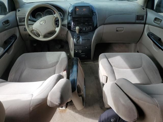 2005 Toyota Sienna CE