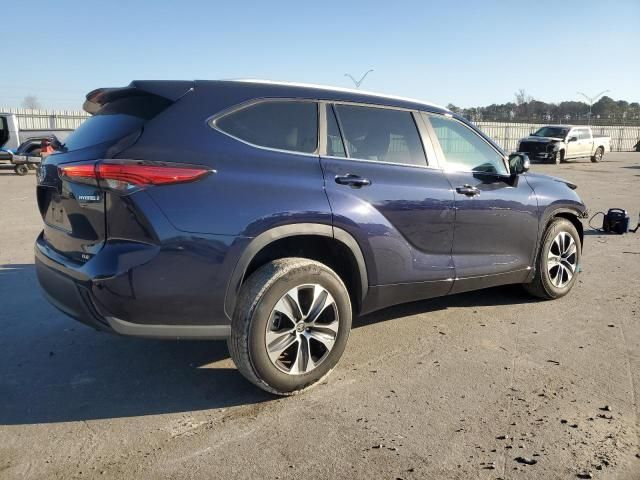 2023 Toyota Highlander Hybrid XLE