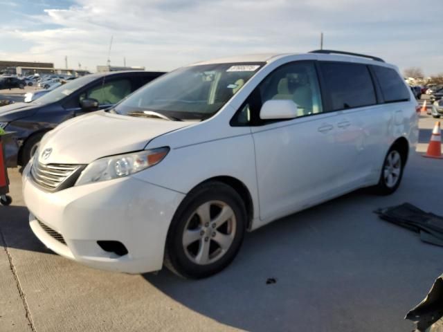 2011 Toyota Sienna LE