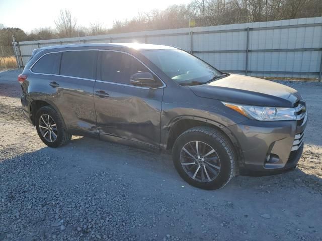 2017 Toyota Highlander SE