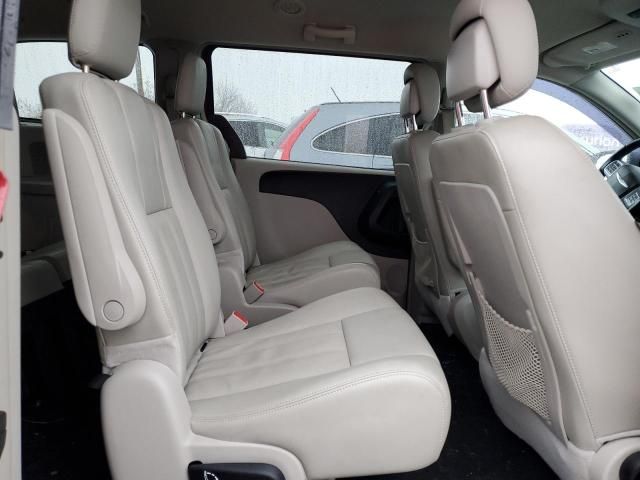 2013 Chrysler Town & Country Touring