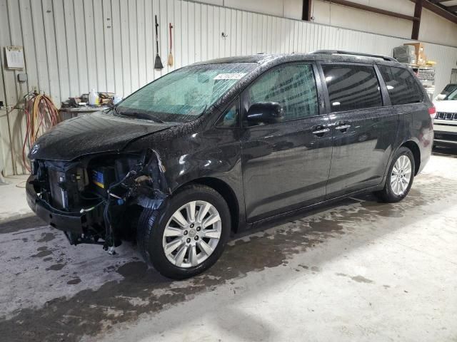 2012 Toyota Sienna XLE