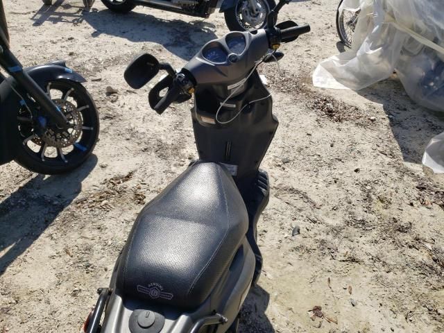 2018 Genuine Scooter Co. Roughhouse 50