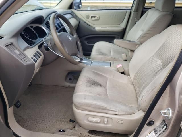 2004 Toyota Highlander Base