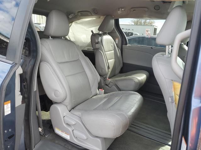 2017 Toyota Sienna XLE