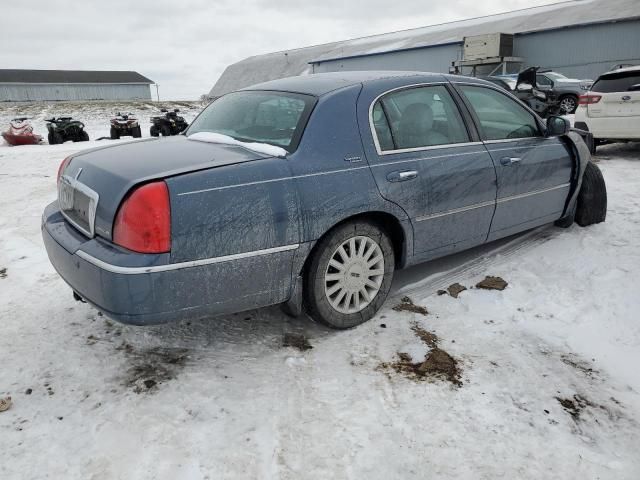 2005 Lincoln Town Car Signature Limited