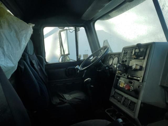 1997 Mack 700 CL700