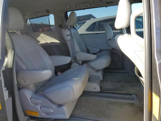 2013 Toyota Sienna XLE