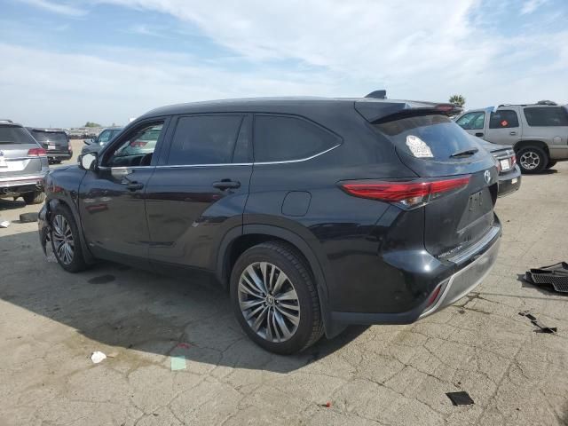 2022 Toyota Highlander Hybrid Platinum