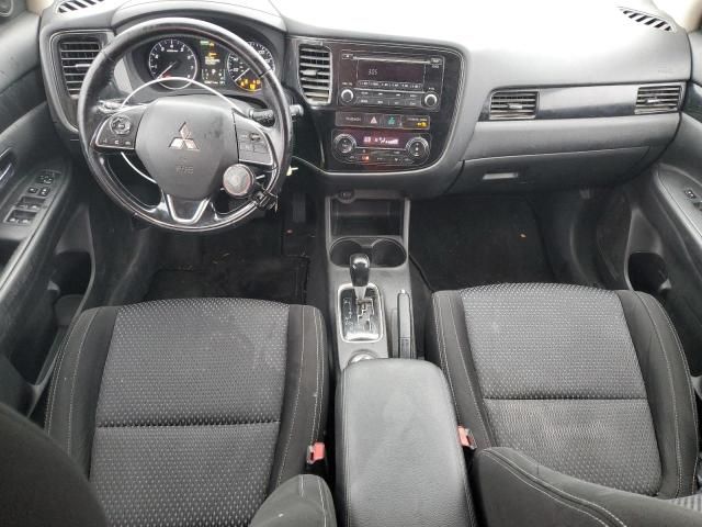 2016 Mitsubishi Outlander SE