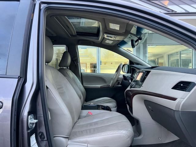 2011 Toyota Sienna XLE