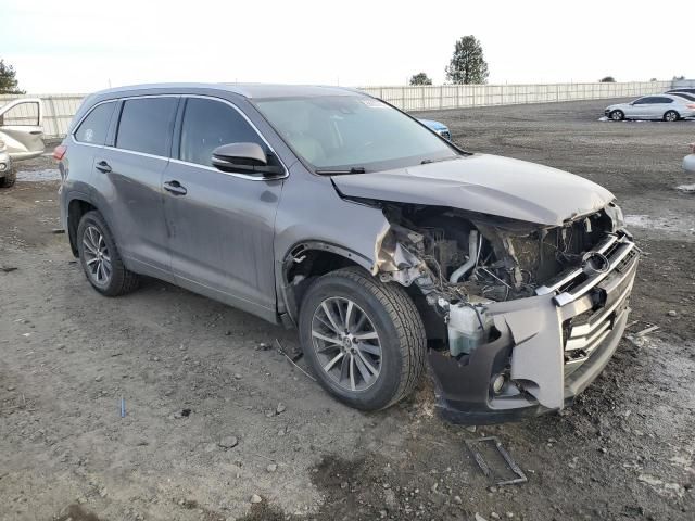 2017 Toyota Highlander SE