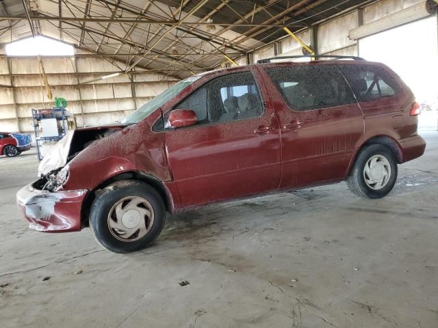 2003 Toyota Sienna LE