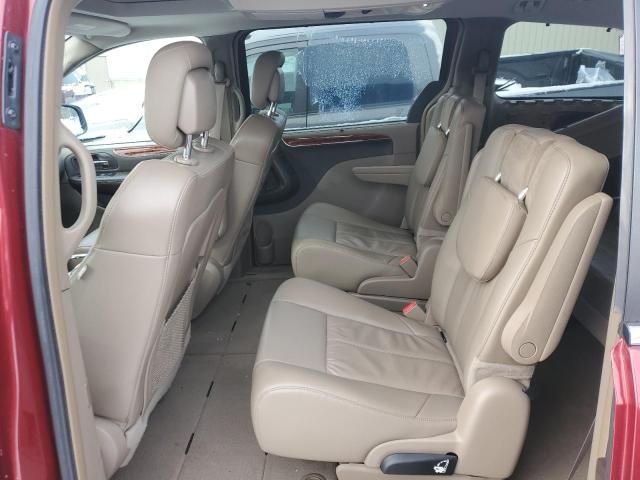 2016 Chrysler Town & Country Limited Platinum