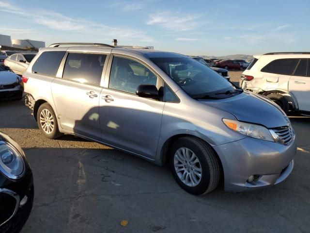 2016 Toyota Sienna XLE