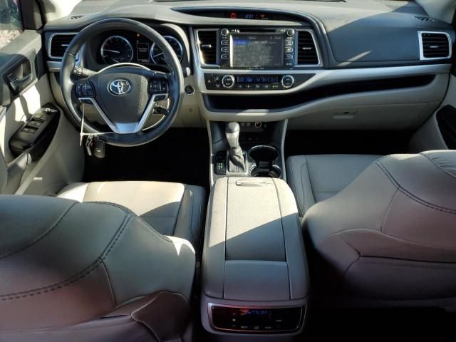 2019 Toyota Highlander SE