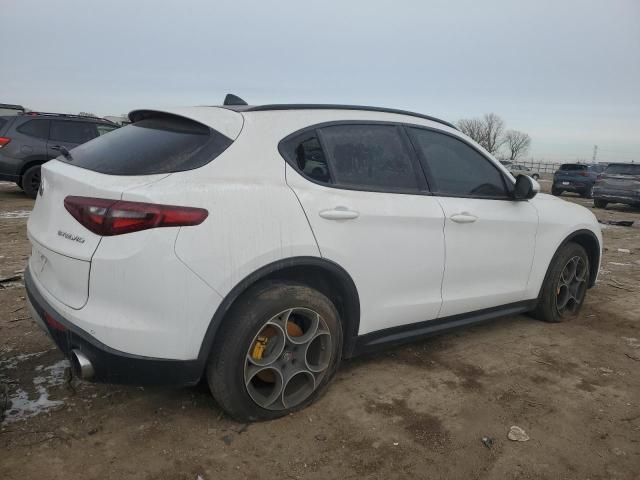 2018 Alfa Romeo Stelvio Sport