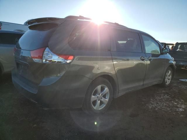 2014 Toyota Sienna LE