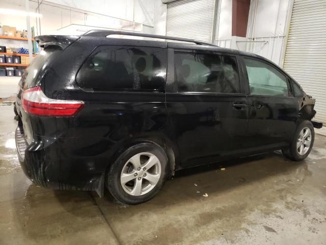 2017 Toyota Sienna LE