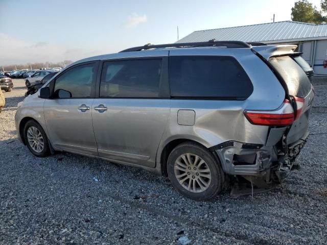 2017 Toyota Sienna XLE