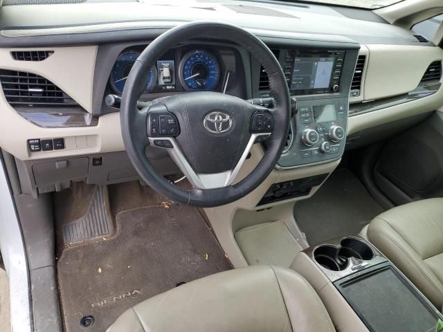 2018 Toyota Sienna XLE