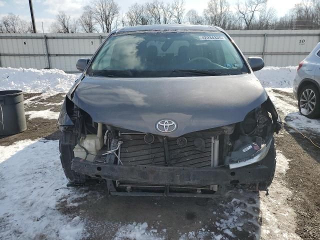 2012 Toyota Sienna LE