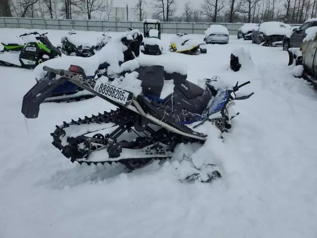 2017 Polaris Snowmobile