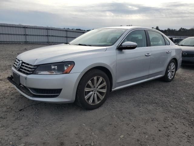 2012 Volkswagen Passat SEL