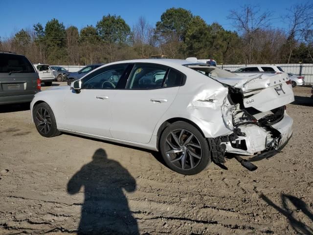 2020 Volvo S60 T5 Momentum