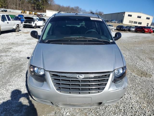 2005 Chrysler Town & Country Limited