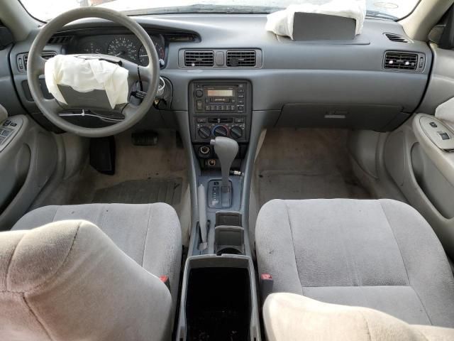 1999 Toyota Camry LE